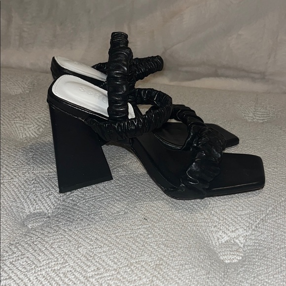 Black thick heel wedges - Picture 4 of 6
